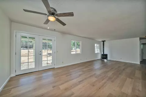 Living - 5270 Newtown Rd, Placerville, CA 95667 photo 3 of 6