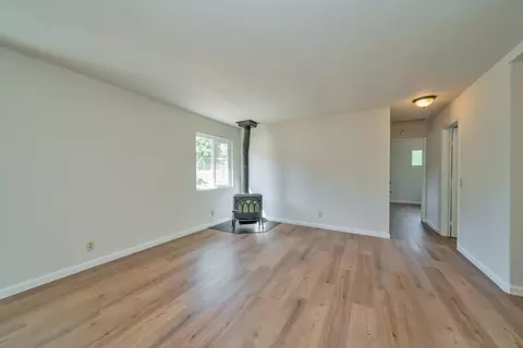 Living - 5270 Newtown Rd, Placerville, CA 95667 photo 2 of 6