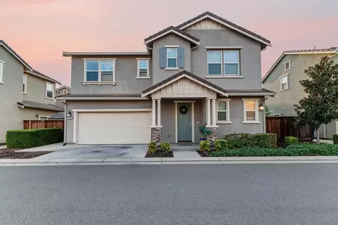 2229 Novi Dr, Riverbank, CA 95367