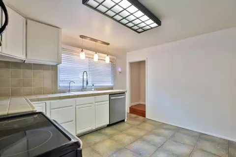 Kitchen - 207 Peek, Jackson, CA 95642 photo 2 of 4