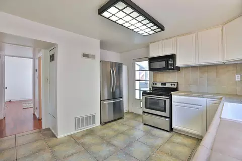 Kitchen - 207 Peek, Jackson, CA 95642 photo 4 of 4