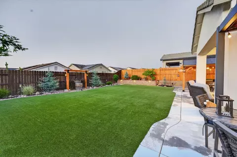 Exterior - 3205 Chickadee Ct, Rocklin, CA 95765 photo 7 of 11