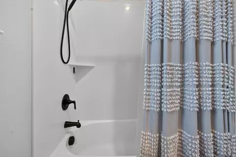 Bath - 3205 Chickadee Ct, Rocklin, CA 95765 photo 5 of 5