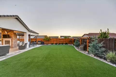 Exterior - 3205 Chickadee Ct, Rocklin, CA 95765 photo 5 of 11