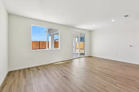Living - 266 Victorious St, Manteca, CA 95337 photo 2 of 3