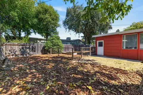 Exterior - 801 N Campus Way, Davis, CA 95616 photo 16 of 17