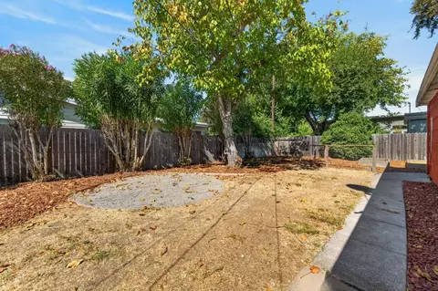 Exterior - 801 N Campus Way, Davis, CA 95616 photo 14 of 17