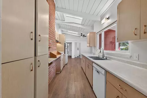 Kitchen - 801 N Campus Way, Davis, CA 95616 photo 5 of 5