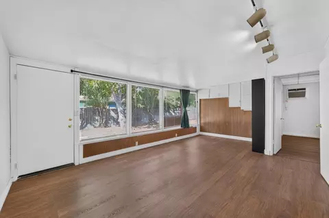 Living - 801 N Campus Way, Davis, CA 95616 photo 3 of 5