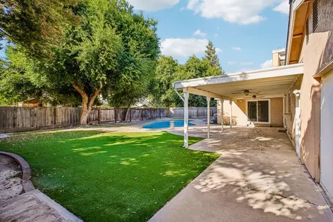 Exterior - 2100 Sandpoint Dr, Modesto, CA 95358 photo 5 of 10