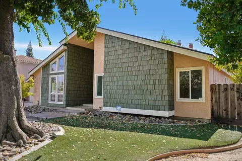 Exterior - 2100 Sandpoint Dr, Modesto, CA 95358 photo 2 of 10