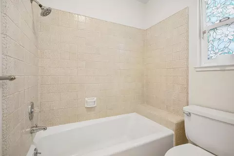 Bath - 2100 Sandpoint Dr, Modesto, CA 95358 photo 1 of 4