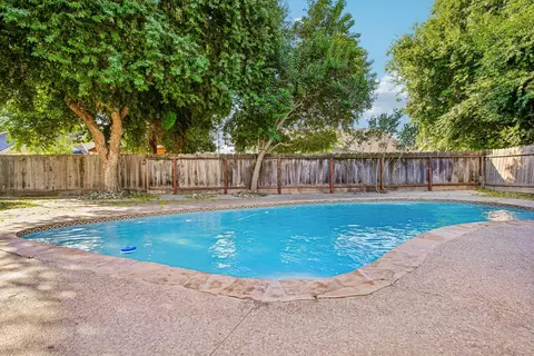 Exterior - 2100 Sandpoint Dr, Modesto, CA 95358 photo 9 of 10