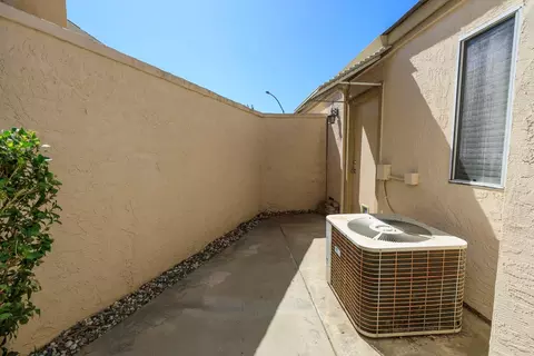 Exterior - 1144 Copper Lantern Ct, Modesto, CA 95355 photo 7 of 9