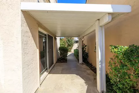 Exterior - 1144 Copper Lantern Ct, Modesto, CA 95355 photo 8 of 9
