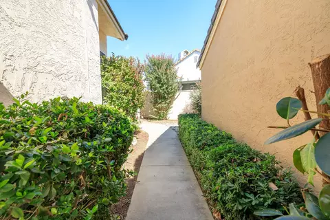 Exterior - 1144 Copper Lantern Ct, Modesto, CA 95355 photo 5 of 9