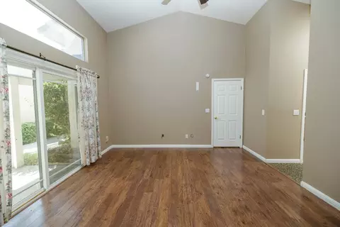 Living - 1144 Copper Lantern Ct, Modesto, CA 95355 photo 4 of 6