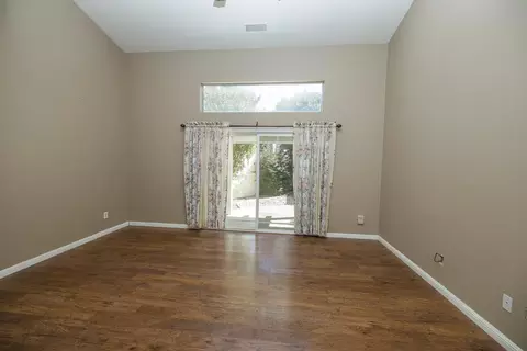 Living - 1144 Copper Lantern Ct, Modesto, CA 95355 photo 5 of 6