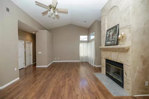 Living - 1144 Copper Lantern Ct, Modesto, CA 95355 photo 2 of 6