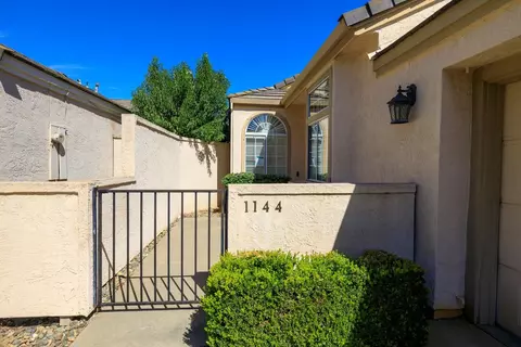 Exterior - 1144 Copper Lantern Ct, Modesto, CA 95355 photo 3 of 9