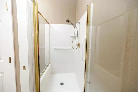 Bath - 1144 Copper Lantern Ct, Modesto, CA 95355 photo 3 of 3