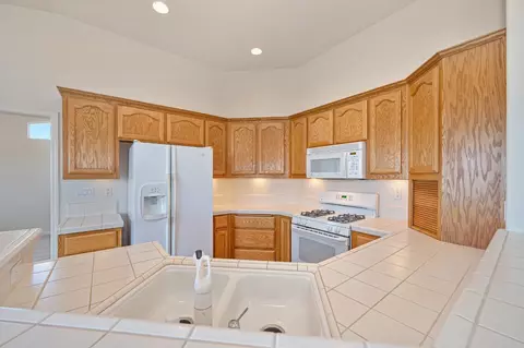 Kitchen - 224 Success Mine Loop, Grass Valley, CA 95945 photo 2 of 4
