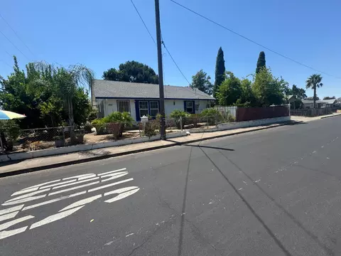 303 Locust Ave, Manteca, CA 95337 photo 2