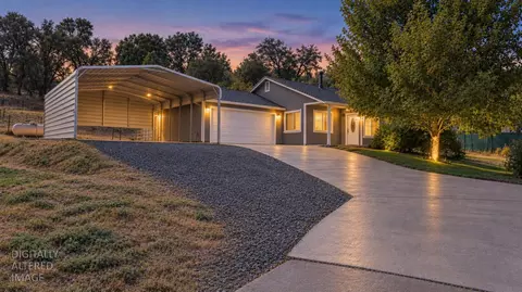 4611 Roadrunner Dr, Ione, CA 95640