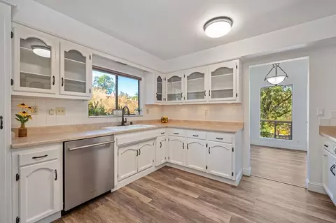 Kitchen - 21440 Snooks Rd, Colfax, CA 95713 photo 4 of 5