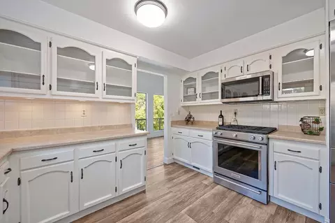 Kitchen - 21440 Snooks Rd, Colfax, CA 95713 photo 3 of 5