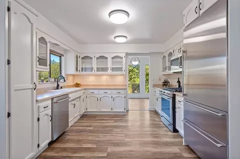 Kitchen - 21440 Snooks Rd, Colfax, CA 95713 photo 5 of 5
