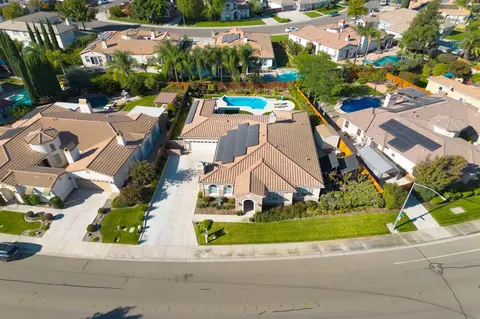 View/Area - 2209 Starflower Dr, Tracy, CA 95376 photo 7 of 14