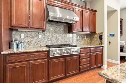 Kitchen - 2209 Starflower Dr, Tracy, CA 95376 photo 7 of 9