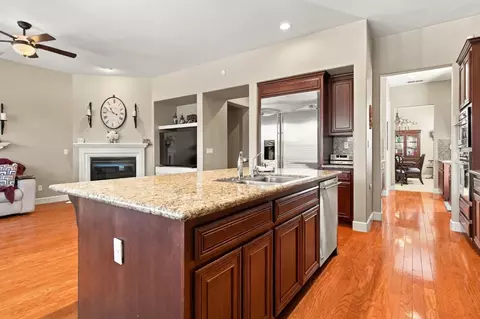 Kitchen - 2209 Starflower Dr, Tracy, CA 95376 photo 4 of 9
