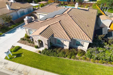 View/Area - 2209 Starflower Dr, Tracy, CA 95376 photo 2 of 14