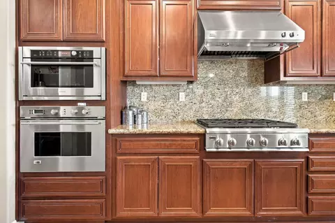 Kitchen - 2209 Starflower Dr, Tracy, CA 95376 photo 8 of 9