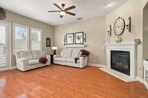 Living - 2209 Starflower Dr, Tracy, CA 95376 photo 3 of 4