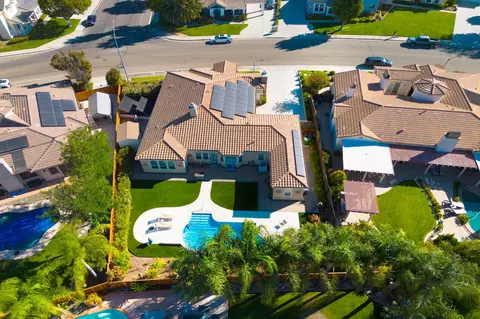 View/Area - 2209 Starflower Dr, Tracy, CA 95376 photo 5 of 14