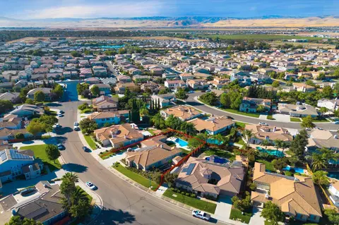 View/Area - 2209 Starflower Dr, Tracy, CA 95376 photo 14 of 14