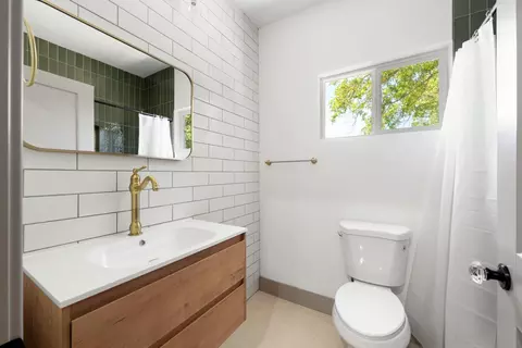 Bath - 14268 State Highway 160, Ryde, CA 95680 photo 1 of 2