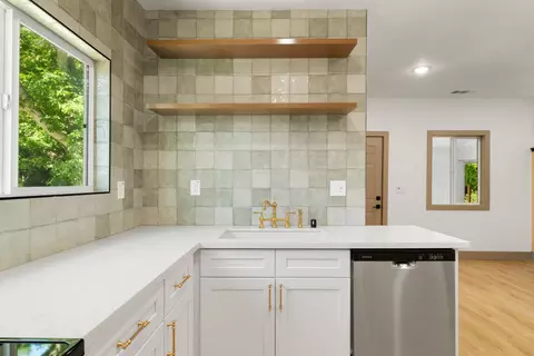 Kitchen - 14268 State Highway 160, Ryde, CA 95680 photo 4 of 11