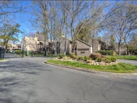 737 E Woodside Ln #9, Sacramento, CA 95825