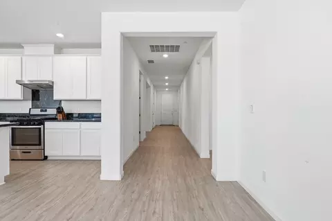Entry Way - 1589 Lantern Way, Hughson, CA 95326 photo 3 of 6