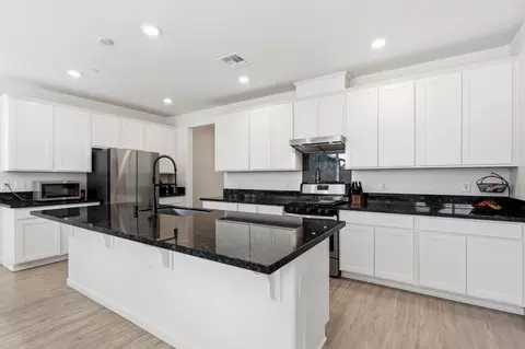 Kitchen - 1589 Lantern Way, Hughson, CA 95326 photo 1 of 1