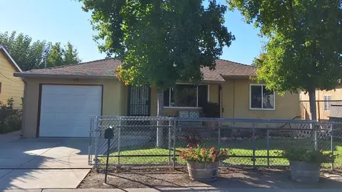 4044 E 4th St, Stockton, CA 95215