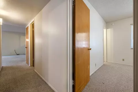Entry Way - 913 Sylvia St, Gustine, CA 95322 photo 6 of 6