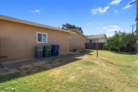 Exterior - 913 Sylvia St, Gustine, CA 95322 photo 4 of 5