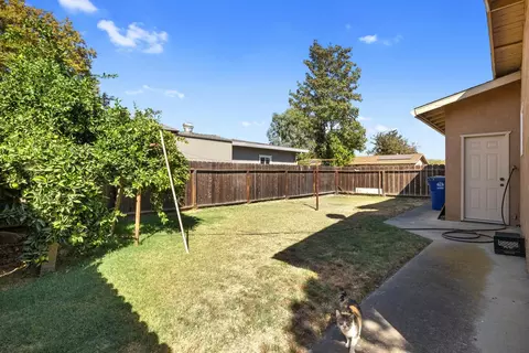 Exterior - 913 Sylvia St, Gustine, CA 95322 photo 3 of 5