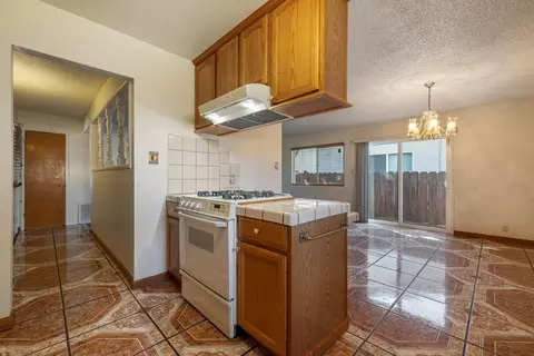 Kitchen - 913 Sylvia St, Gustine, CA 95322 photo 3 of 4