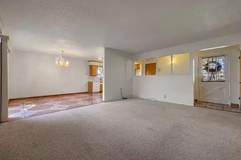 Living - 913 Sylvia St, Gustine, CA 95322 photo 1 of 3